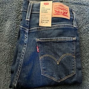 NWT size 26 Levi’s skinny 711